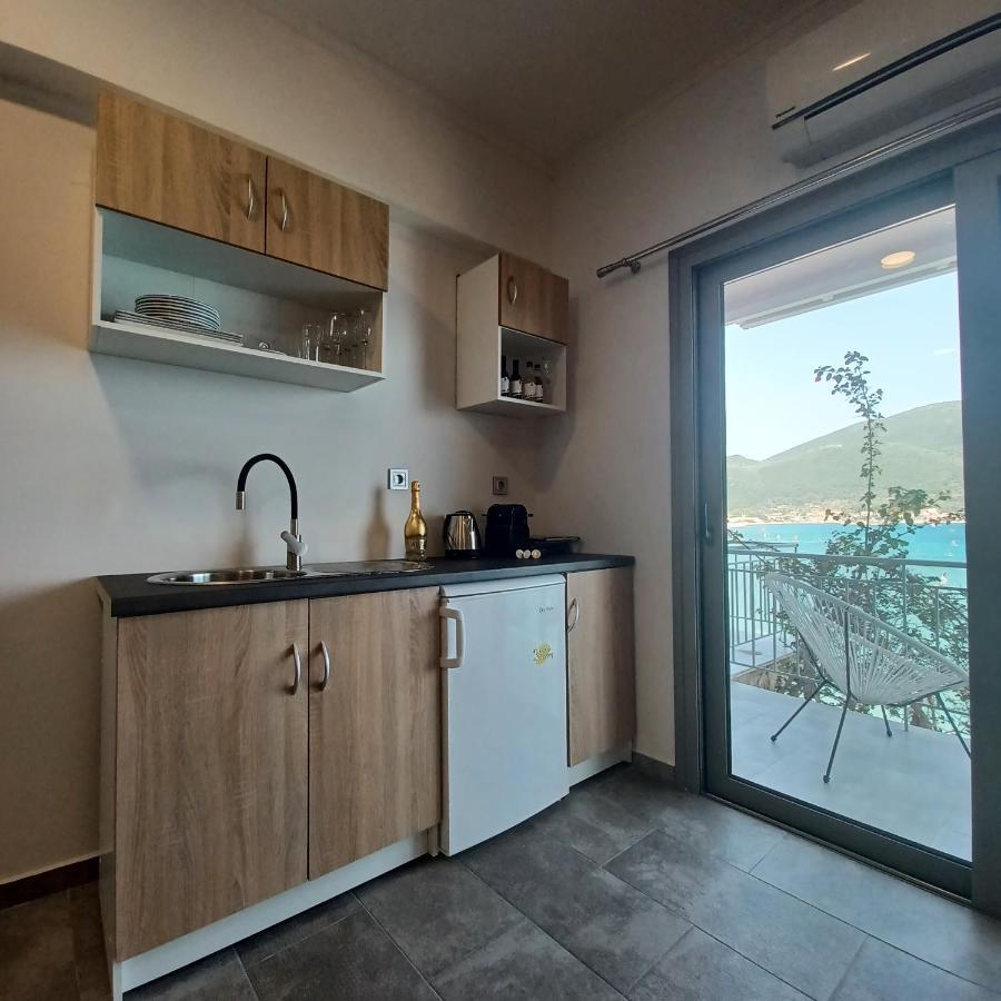 Ponti Bay Apartments Vasilikí Exteriör bild